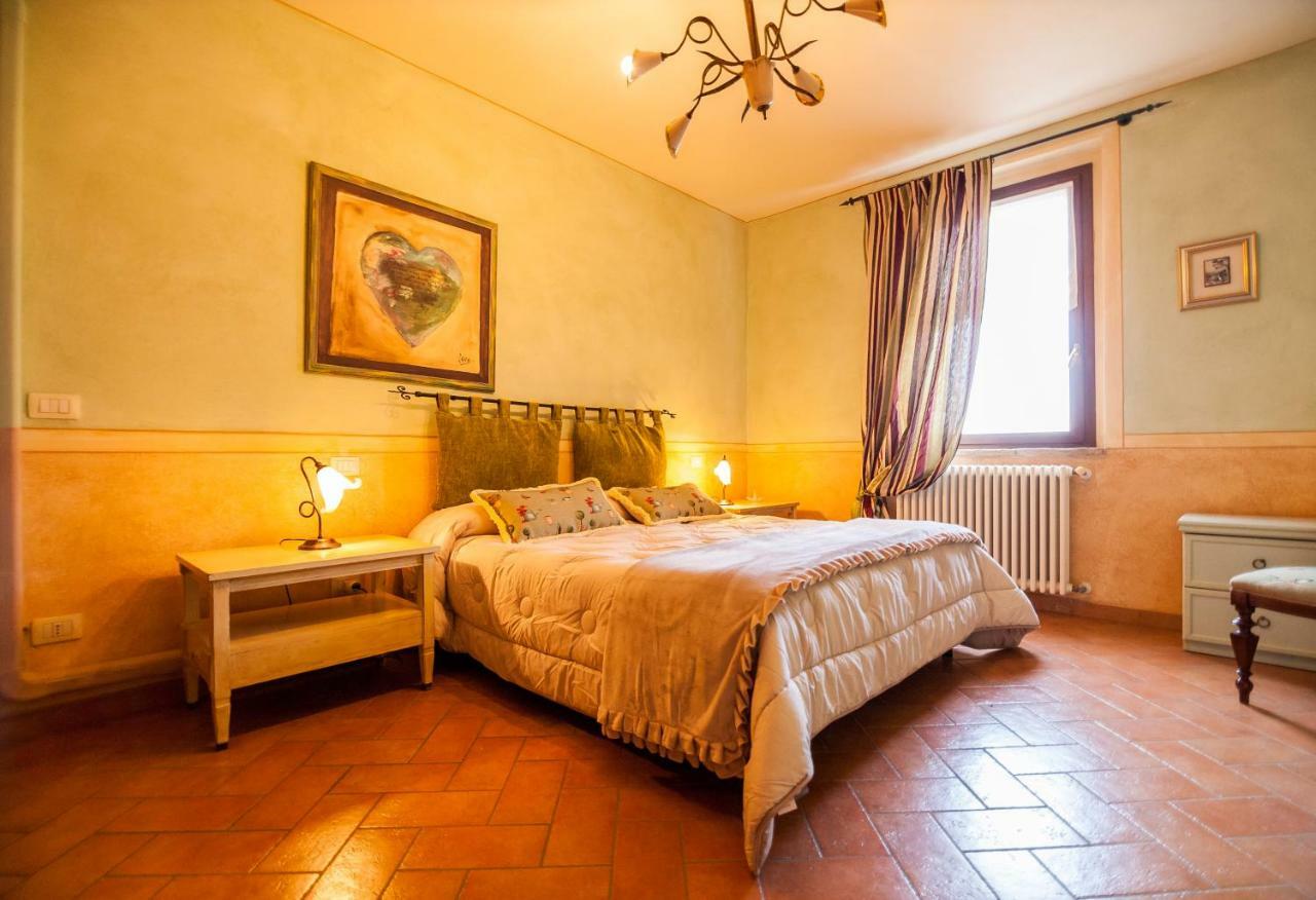 Agriturismo Corte Ghiara Hotel Fontanellato Exterior photo